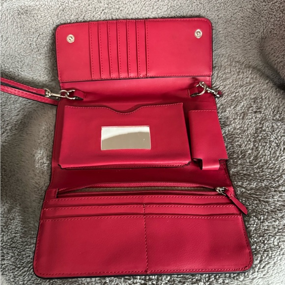 London Fog Crossbody - Picture 3 of 3